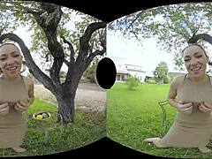 熟女妈妈Sara May提供终极VR体验