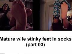 妻子的脚在感性的足交视频中被崇拜